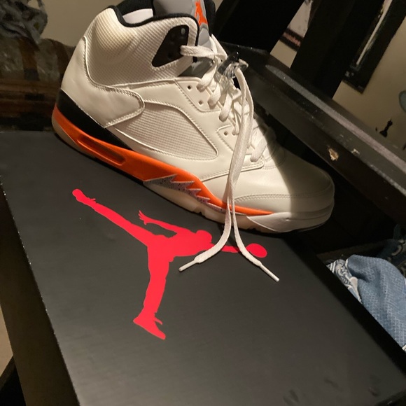 Jordan retro 5 shattered backboard. - Picture 2 of 7